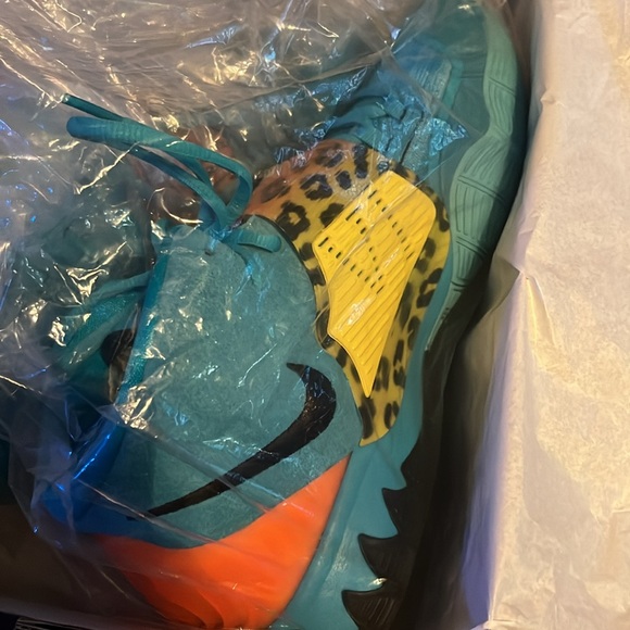 Kyrie 6 Oracle - Picture 5 of 7